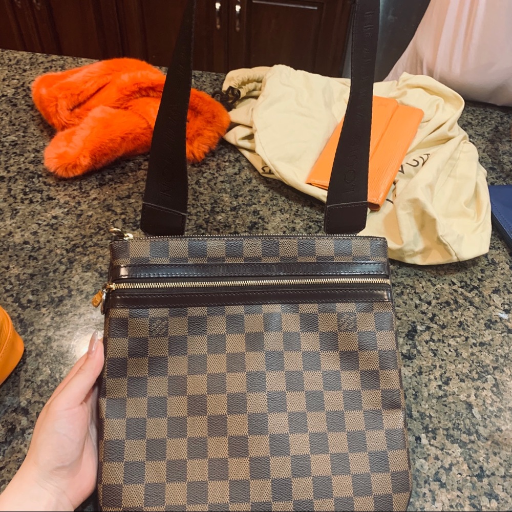 Louis Vuitton crossbody bag